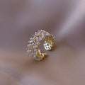 Elegant Gold Ring with Luxurious Pearls
