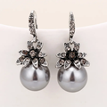Elegant Vintage Pearl Earrings Made of Silver