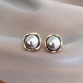 Stylish Black Pearl Earrings for a Touch of Elegance