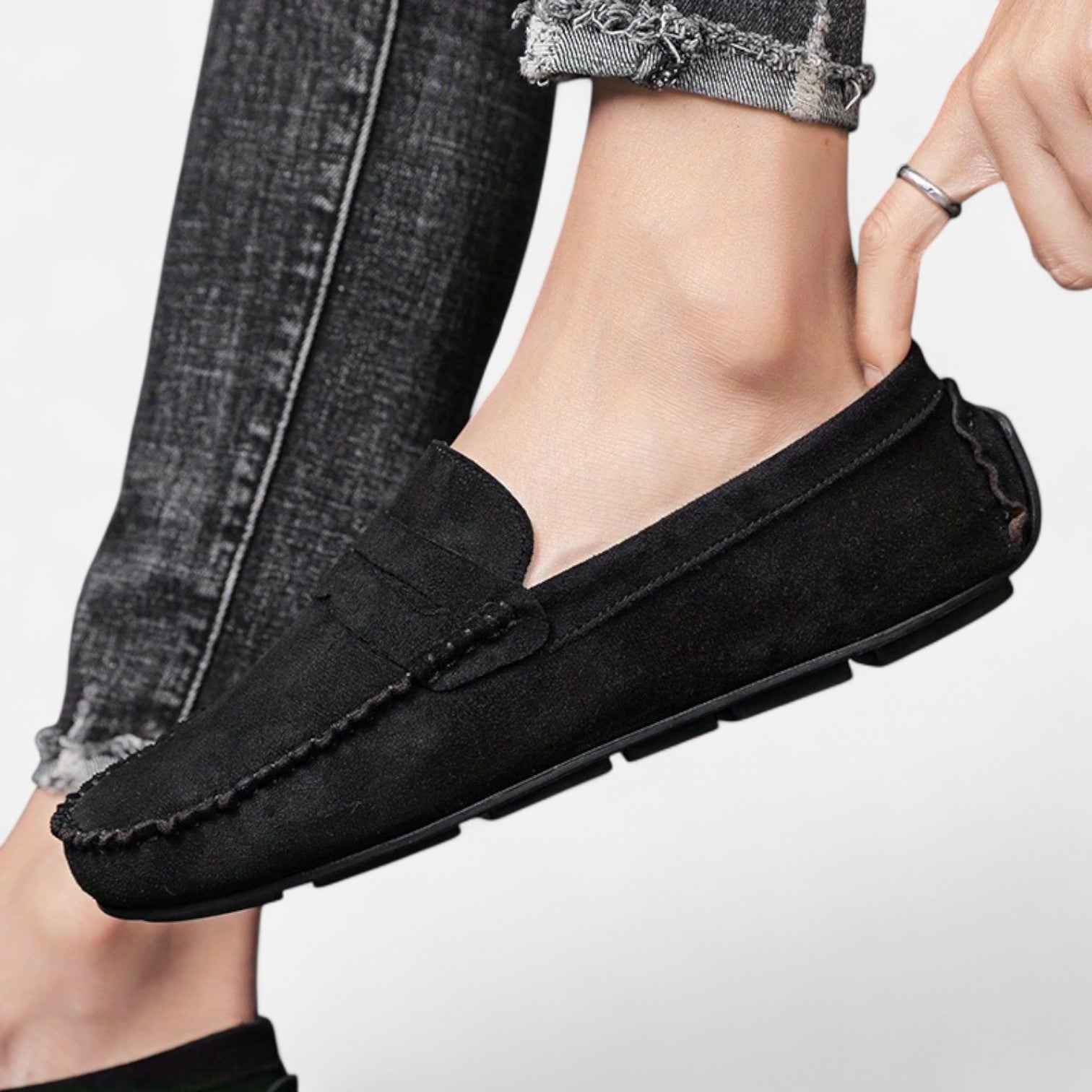 Dorevelle Men's Elegant Leather Slip-On Loafers for Stylish Comfort