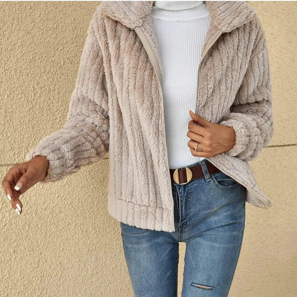 Comfortable women's fleece jackets for cozy autumn and winter days