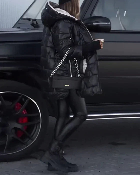 Lässig padded jacket with bold color blocking, practical drawstring, and comfortable zipper