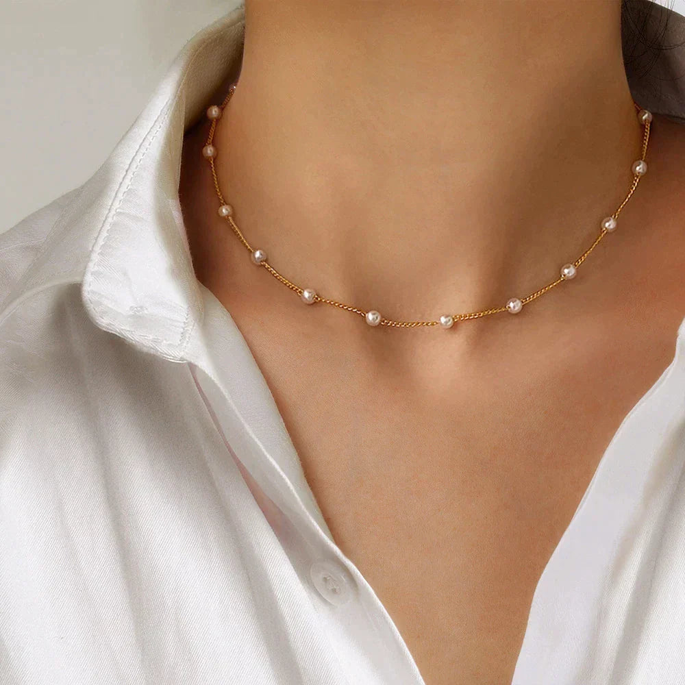Glamorous Gold Pearl Necklace