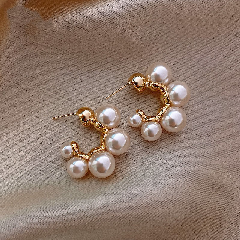 Stylish pearl earrings for a touch of elegance