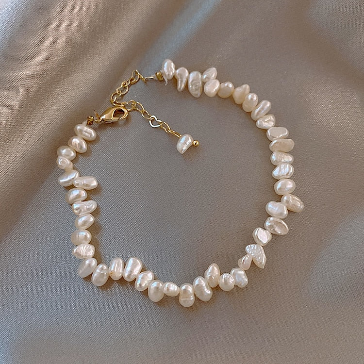 Elegant Céline Pearl Bracelet for a Touch of Luxury