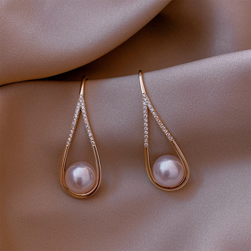 Elegant Rose Gold Pearl Earrings for a Radiant Look