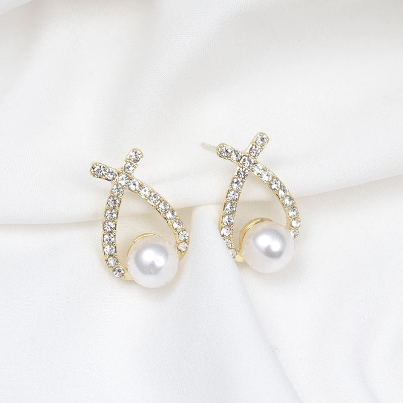 Sparkling Pearl Earrings for a Glittering Appearance