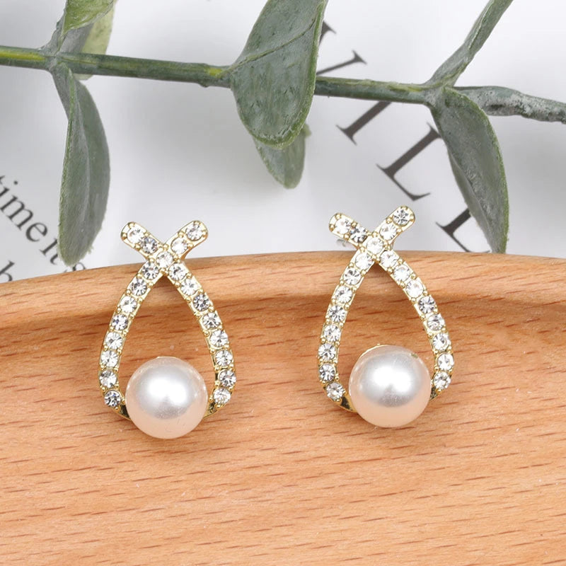 Sparkling Pearl Earrings for a Glittering Appearance