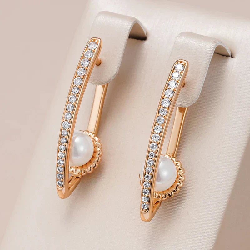Stylish Gold Earrings with Sparkling Zirconia and Elegant Pearl