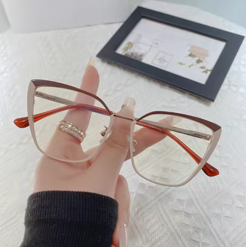 Retro cat-eye glasses