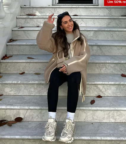 Cozy Women's Sherpa Jacket with Zipper – Perfect Warmth and Comfort