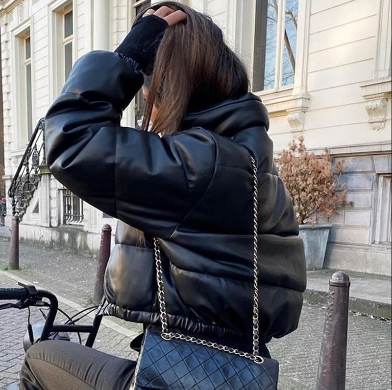 Veda – Stylish Short Bomber Jacket with Zipper and Elastic Cuffs