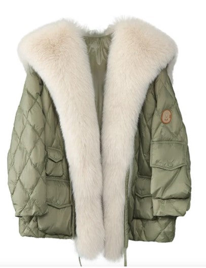 Stylish jacket with cozy fur collar for ultimate comfort