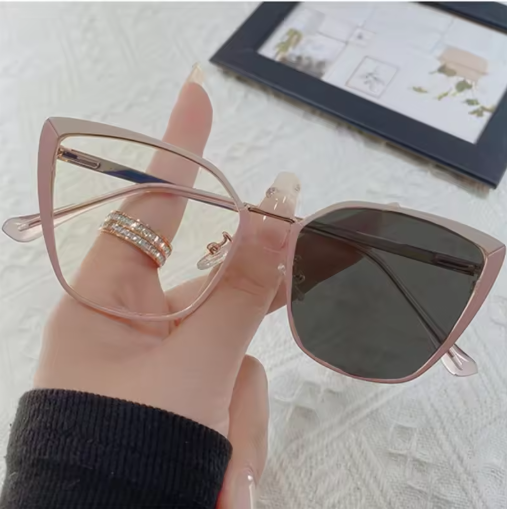 Retro cat-eye glasses