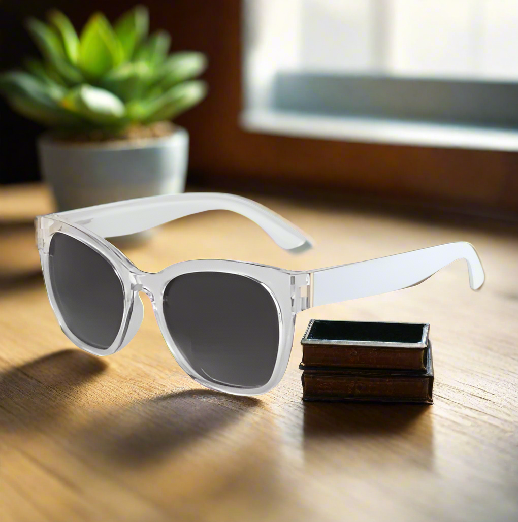 Fashionable original sunglasses with thick butterfly frame