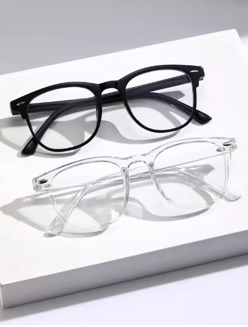 Oval parisian-style glasses