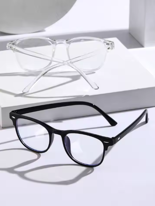 Oval parisian-style glasses
