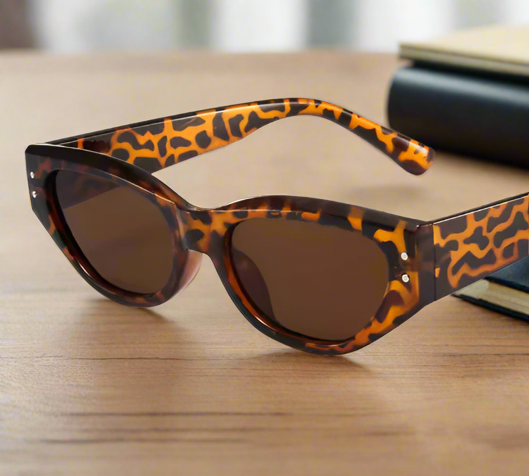 Retro cat eye sunglasses for women