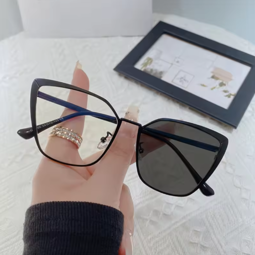 Retro cat-eye glasses