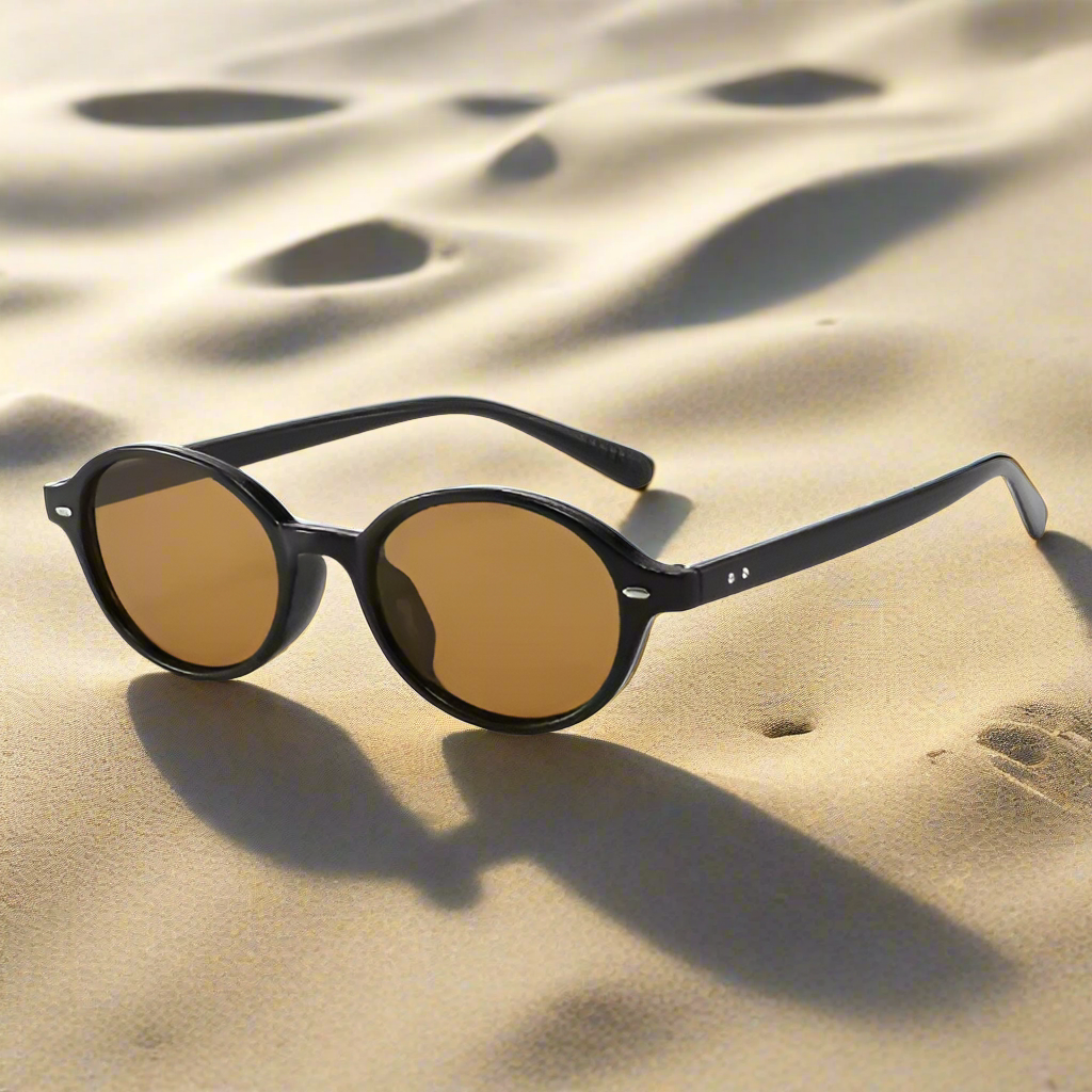 Small vintage sunglasses for women - oval shape & luxury style