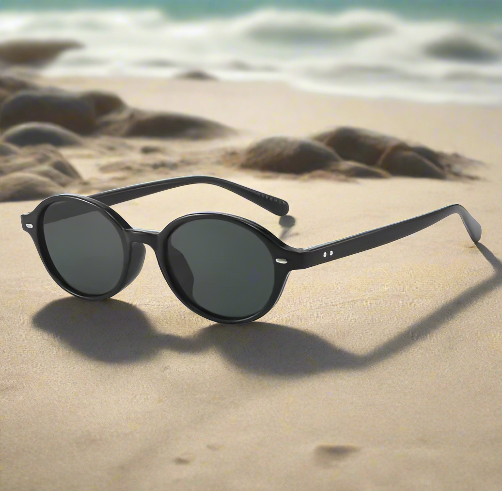 Small vintage sunglasses for women - oval shape & luxury style