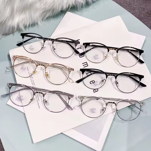 Multifocal reading glasses for women