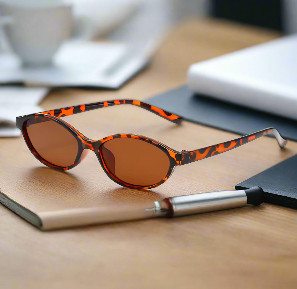 Retro sunglasses with oval frame