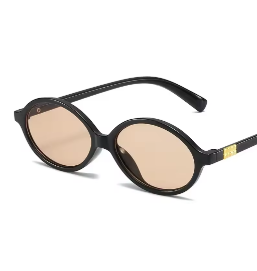 Trendy mini sunglasses for women - oval shape & clear lenses