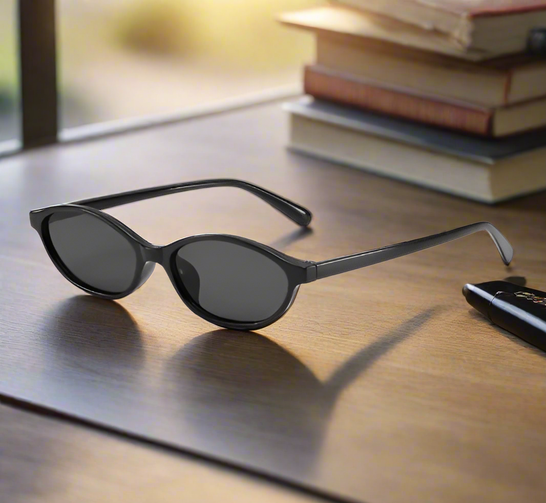 Retro sunglasses with oval frame