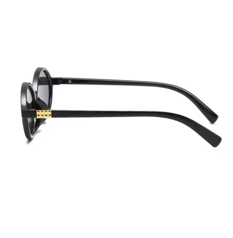 Trendy mini sunglasses for women - oval shape & clear lenses
