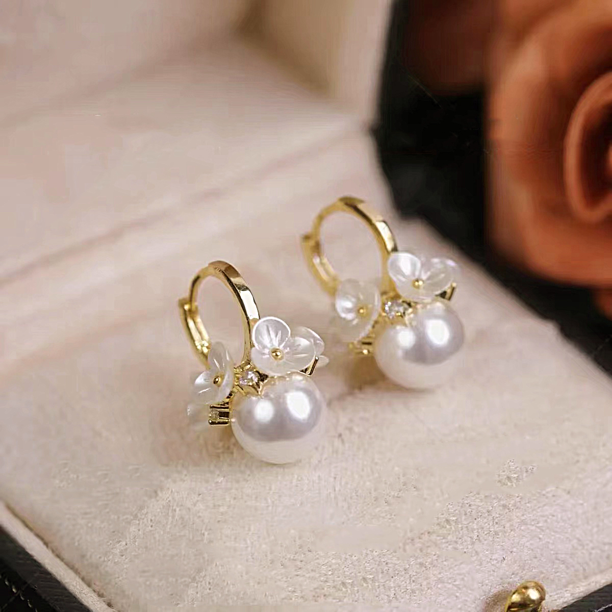Fascinating Flower Pearl Earrings for a Touch of Elegance