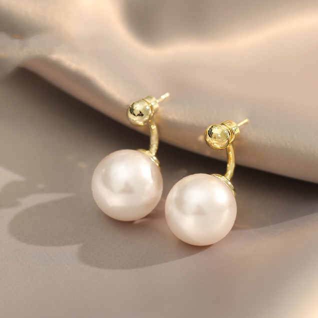 Elegant gold pearl earrings for timeless glamour