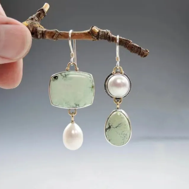 Charming Vintage Green Stone Earrings