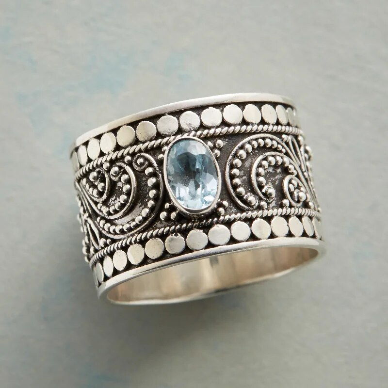 Elegant Vintage Blue Crystal Ring for Timeless Glamour