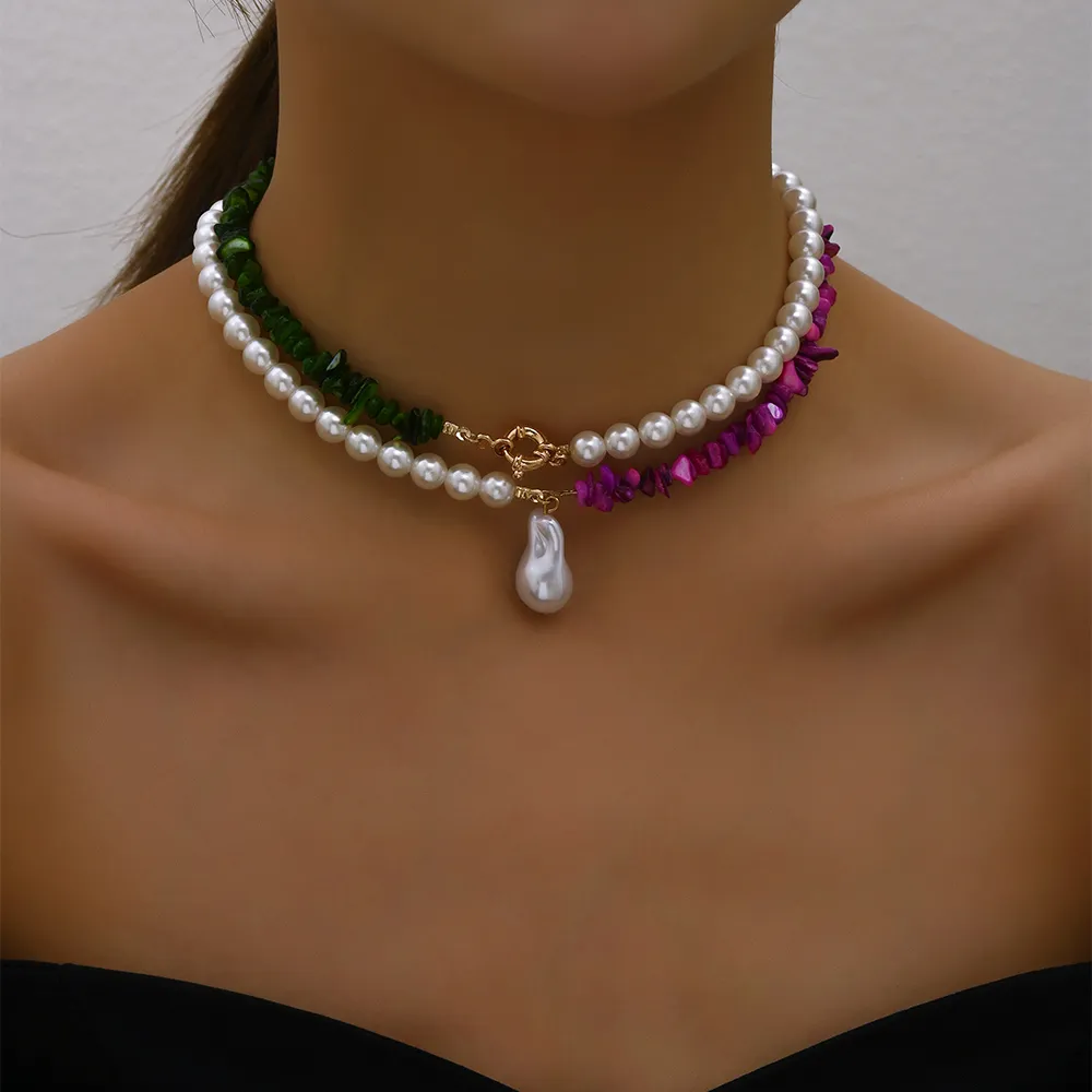 Stylish colorful baroque pearl necklace for an elegant look