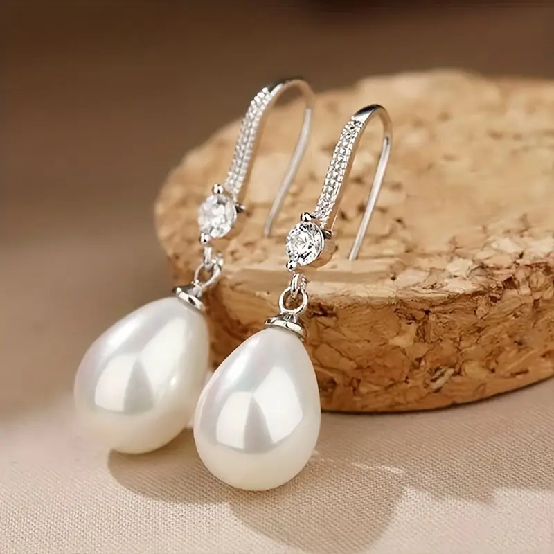 Shiny Pearl Earrings for a Stylish Look