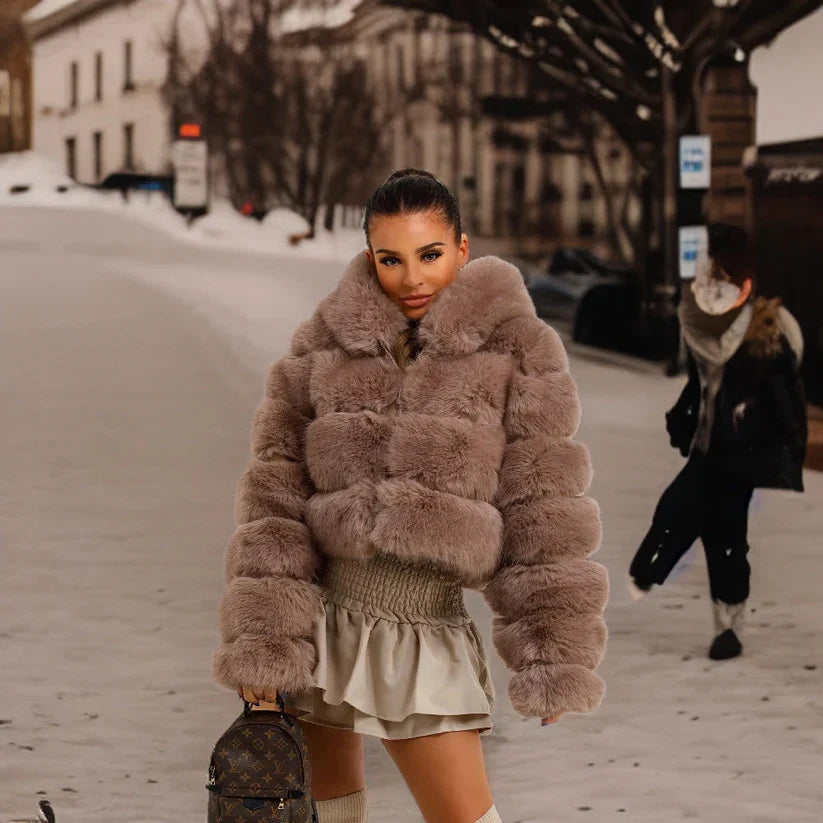 Arianna - Stylish and elegant winter coat for women