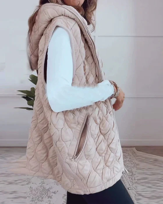 Lässig - Stylish and Simple Sleeveless Jacket with Zipper and Hood